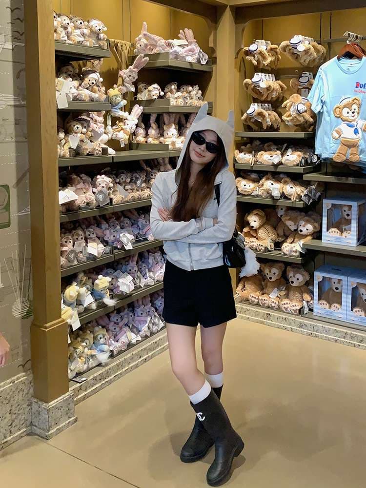 韓国ファッション ワイドシルエットのショートパンツ