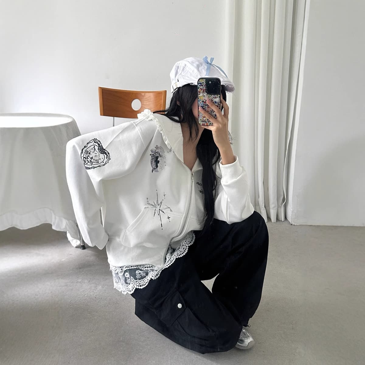 韓国ファッション レース裾切替え刺繍入りジッパーパーカー