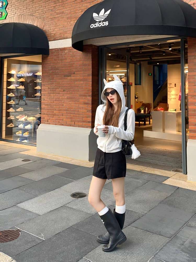 韓国ファッション ワイドシルエットのショートパンツ