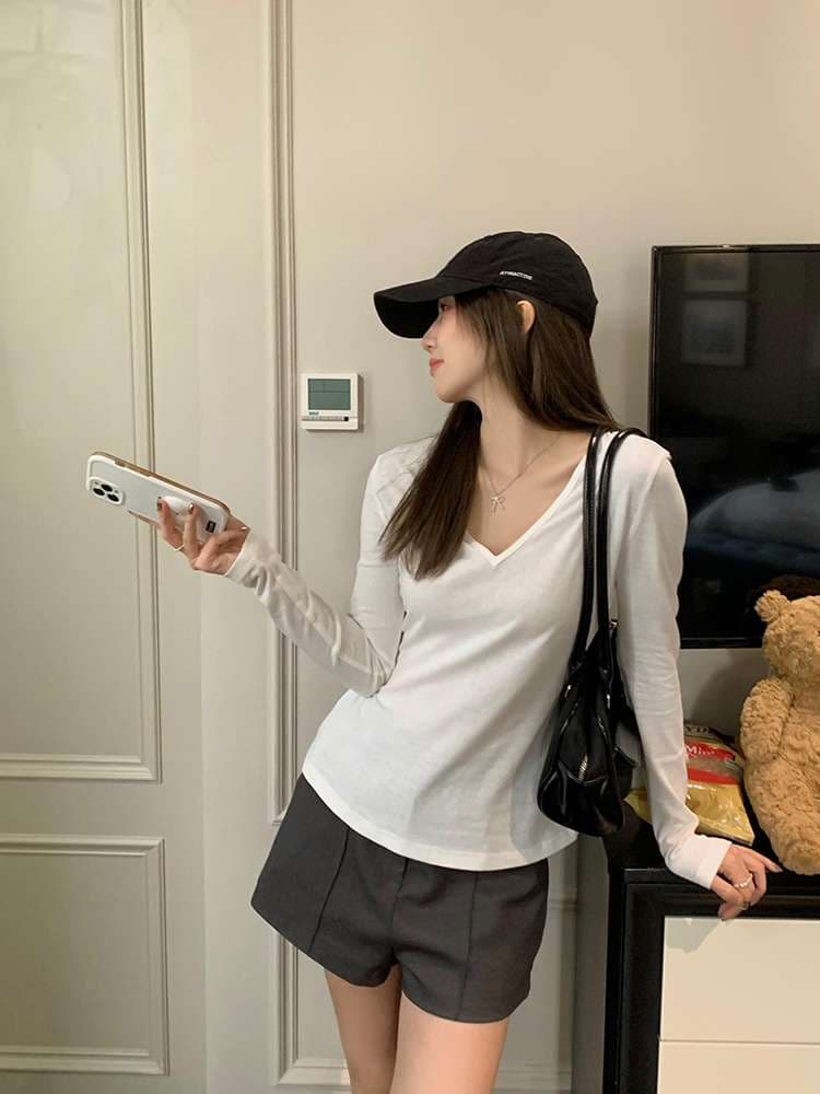 韓国ファッション ワイドシルエットのショートパンツ
