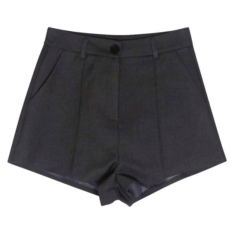 韓国ファッション ワイドシルエットのショートパンツ