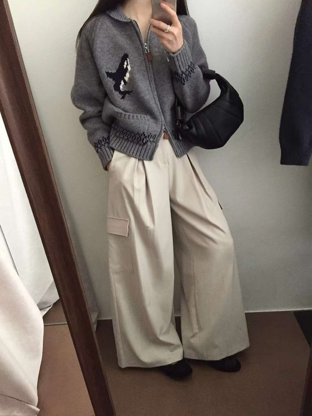 韓国ファッション 恐竜デザインジップアップニットカーディガン