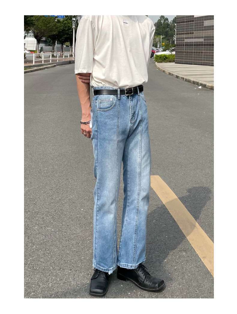 韓国ファッション 裾広がりのデニムパンツ