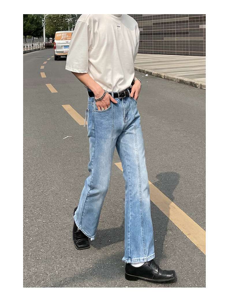 韓国ファッション 裾広がりのデニムパンツ