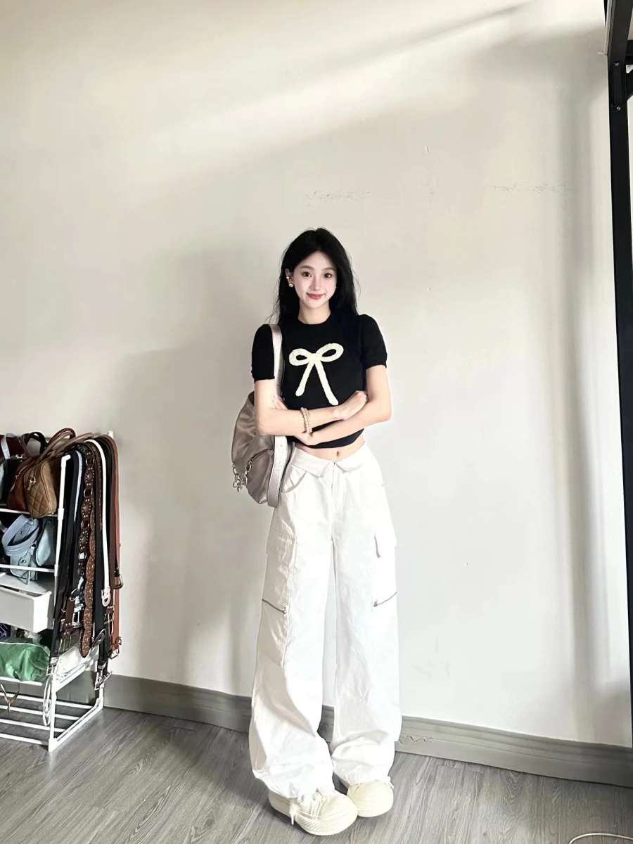 韓国ファッション リボンモチーフクロップドトップス＆カーゴパンツセット
