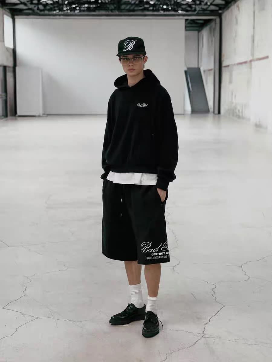 韓国ファッション バックロゴパーカー